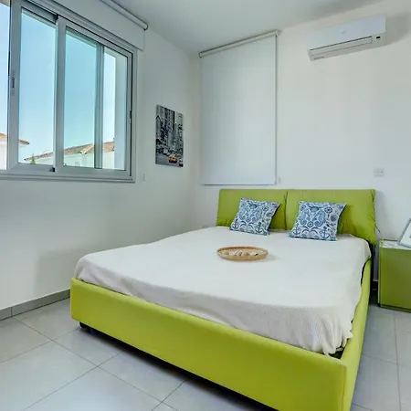 Вилла Island Villas Cyprus - 018 - Just In 10 Minutes' Walk Away From The Beach Паралимни