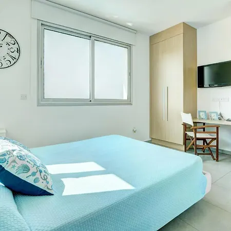 Island Villas Cyprus - 018 - Just In 10 Minutes' Walk Away From The Beach Паралимни