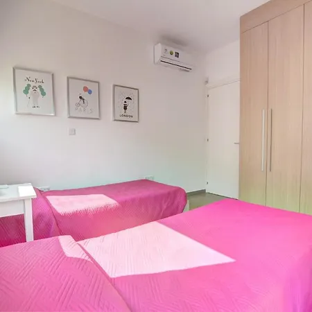 Island Villas Cyprus - 018 - Just In 10 Minutes' Walk Away From The Beach Паралимни